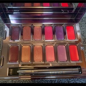 Urban Decay Metal Meets Matte lipstick palette